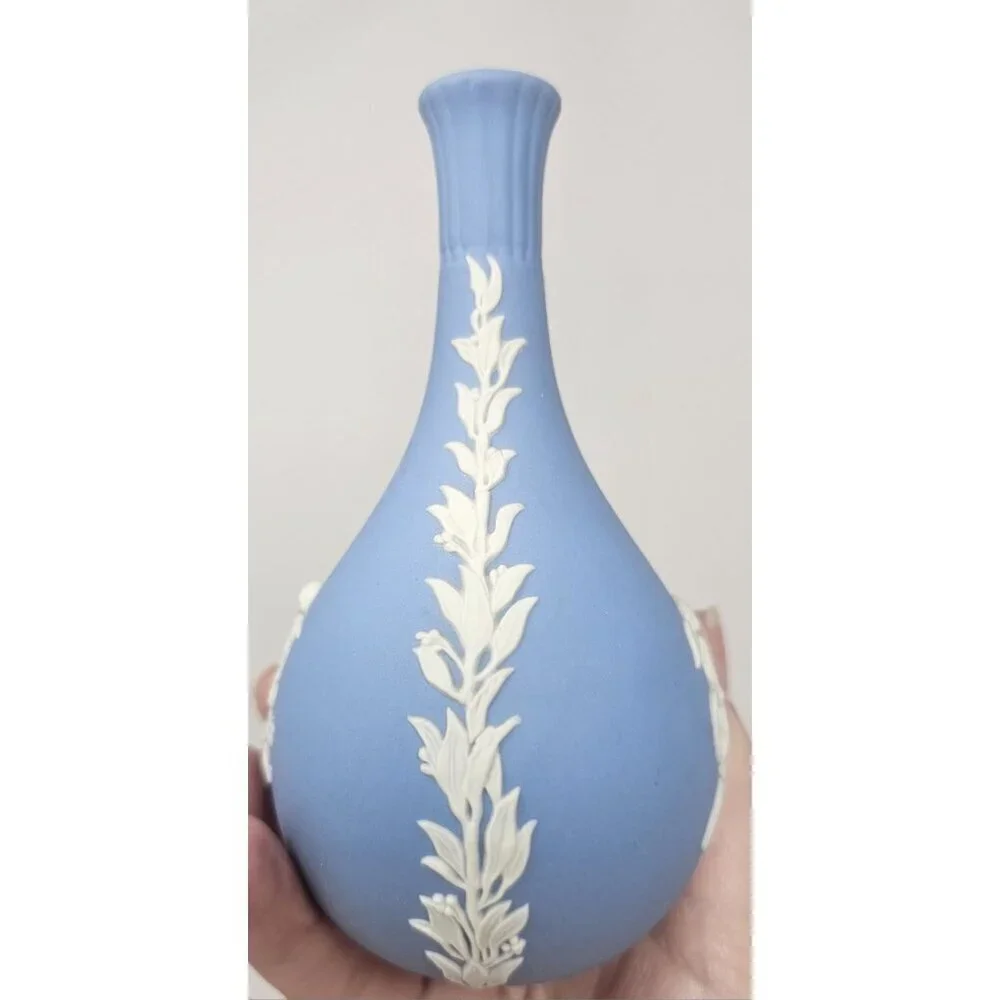 Vintage Wedgwood Blue Jasperware Bud Vase Cherubs 5.25